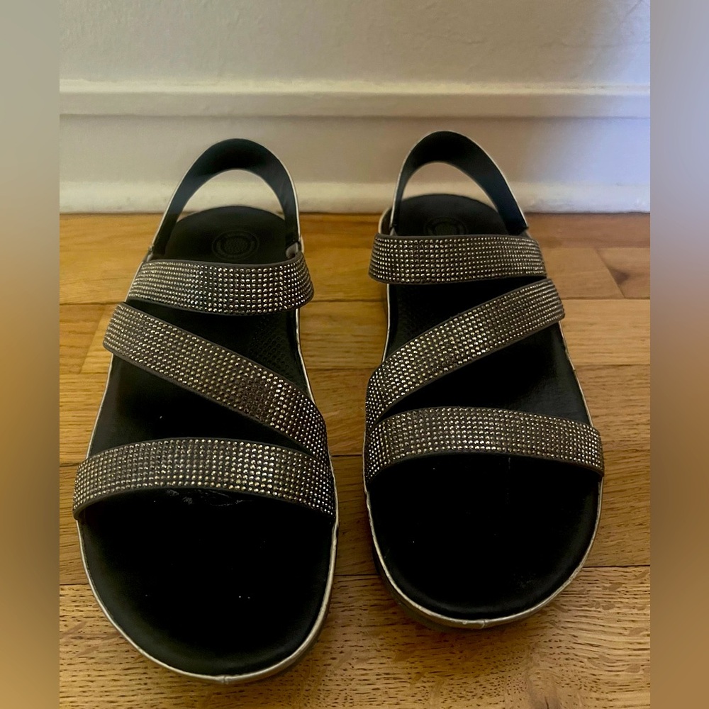 Fit flop rhinestone sandals- excellent condition sz 7